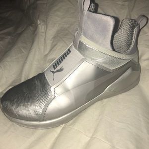 Silver Puma Sneakers...EUC